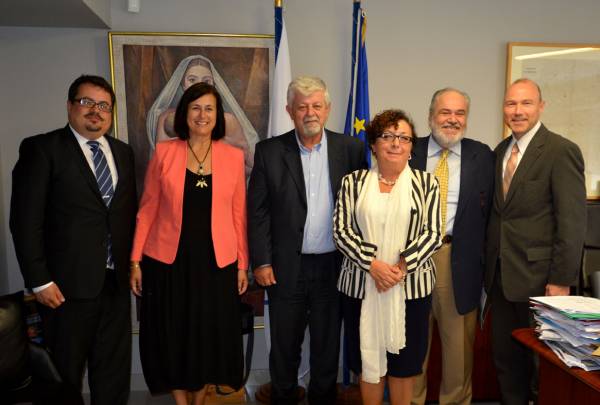 Συνάντηση Παυλή με πρέσβεις χωρών της Κεντρικής Ευρώπης