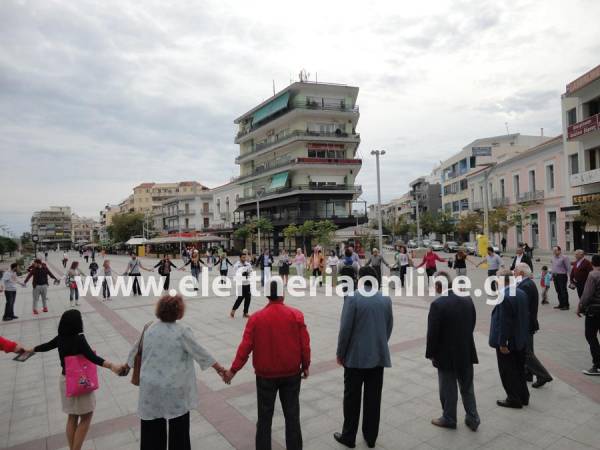 Αλυσίδα της Ν.Δ. στην Καλαμάτα κατά της βίας (φωτογραφίες)