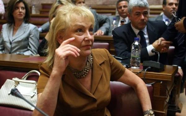 Πιπιλή για Κακλαμάνη: "Ο Κων/νος Καραμανλής θα τον πλάκωνε στις μπάτσες"