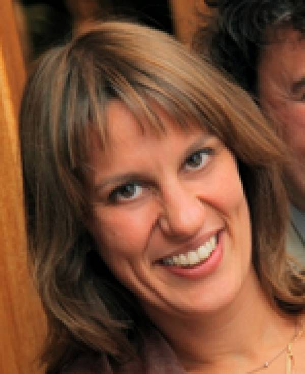 "Τρίτο μνήμα αριστερά" της Ερικας Αθανασίου