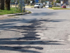 Μπαλώματα στο δρόμο