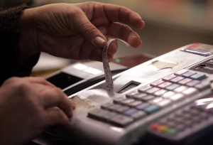 Χιλιάδες καταγγελίες στο ΣΔΟΕ για αποδείξεις