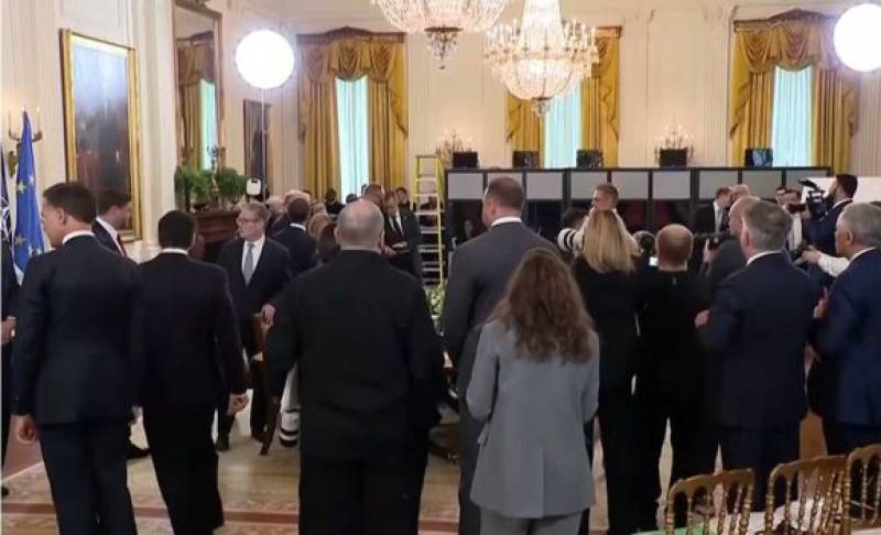 Τι ειπώθηκε μεταξύ Τραμπ και Μακρόν