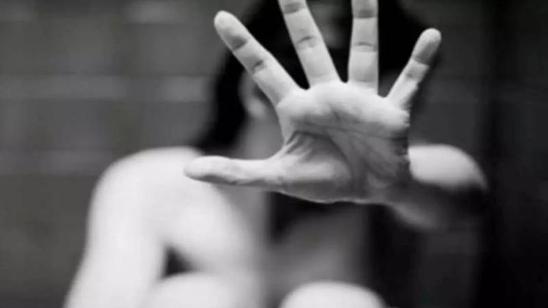 Σοκ στον Κολωνό: Συνελήφθη 44χρονος που βίαζε κατ' εξακολούθηση 16χρονη