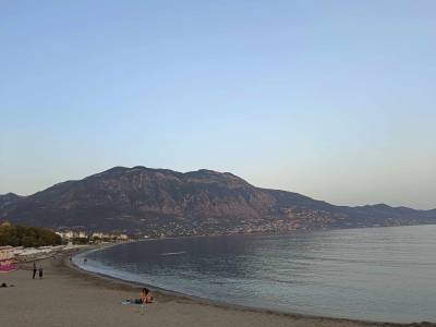 Παραλίες: Μεγάλο ενδιαφέρον για τις ηλεκτρονικές δημοπρασίες - Τι ισχύει με το γκρέμισμα των αυθαίρετων κατασκευών