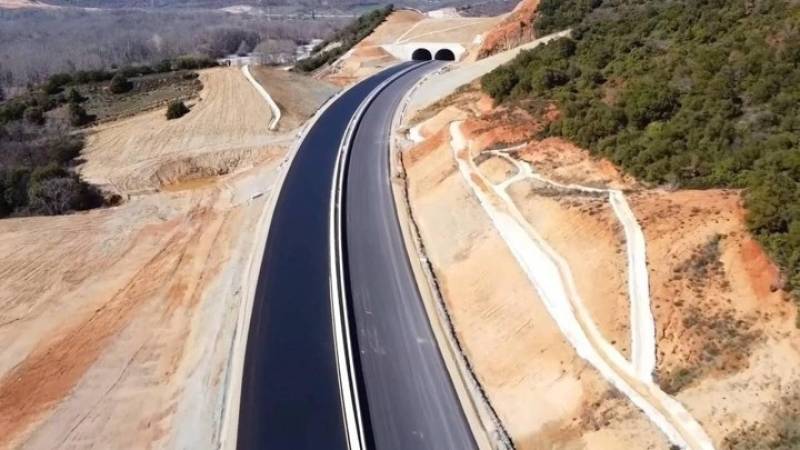 Την άνοιξη παραδίδεται πλήρως σε κυκλοφορία ο Ε65