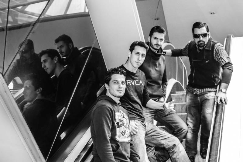 "Hard Disk Drive" - To συγκρότημα από τους Γαργαλιάνους που εμπνεύστηκε από τον κορονοϊό (Βίντεο)