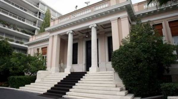 Δραματικές αποφάσεις καλούνται να λάβουν Σαμαράς και Βενιζέλος