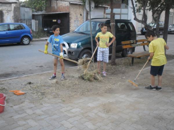 Καθαρισμός στην πλατεία Ελευθερίας