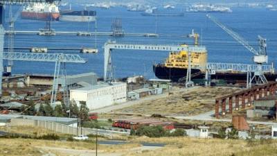 Ψηφίσθηκε κατά πλειοψηφία το νομοσχέδιο για τα Ναυπηγεία Ελευσίνας