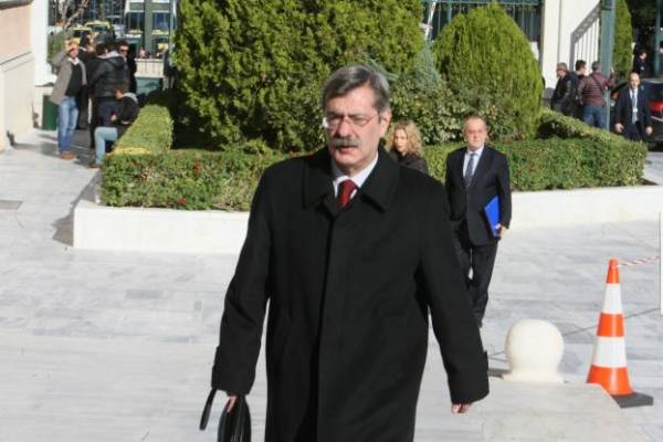 Στο γραφείο του Σαμαρά στη Βουλή προσλήφθηκε ο Χρύσανθος Λαζαρίδης