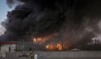 Πόλεμος στην Ουκρανία: Συνεχίζονται οι επιθέσεις σε Κίεβο, Χάρκοβο και Μαριούπολη (Βίντεο)