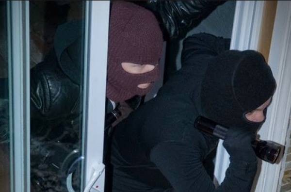 Ταυτοποιήθηκαν οι κλέφτες σε Φιλιατρά και Μαραθούπολη