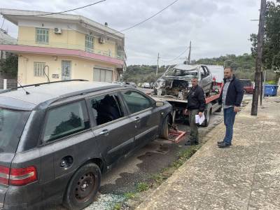 Απομάκρυνση εγκαταλελειμμένων οχημάτων από τους δρόμους της Σπάρτης