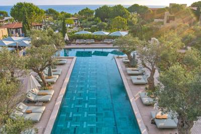 Από τέλος Φεβρουαρίου ξεκινούν τα ξενοδοχεία της Costa Navarino