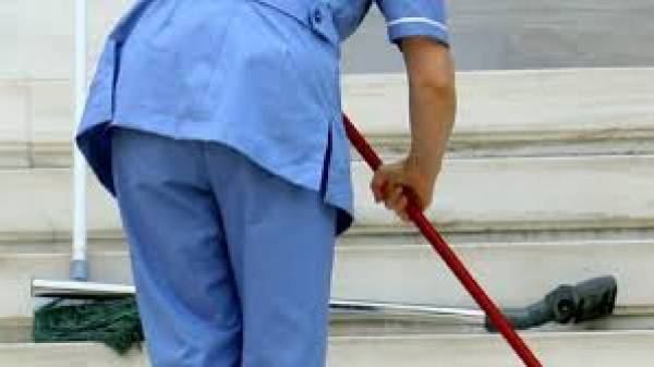 Επέκταση ωραρίου σχολικών καθαριστριών αποφάσισε το Δημοτικό Συμβούλιο Τριφυλίας