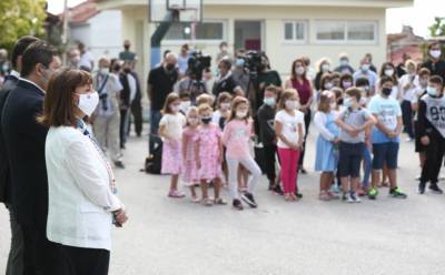 Σακελλαροπούλου: Ακόμα και στις πιο μεγάλες καταστροφές, ο άνθρωπος βρίσκει μέσα του τη δύναμη να ξαναδημιουργήσει