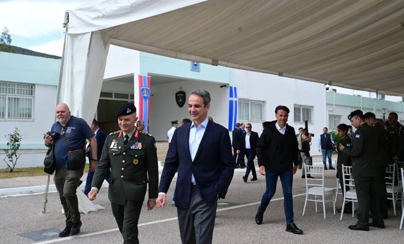 Μητσοτάκης από ΑΣΔΕΝ: Σε διαδικασία τολμηρού ανασχηματισμού οι Ένοπλες Δυνάμεις