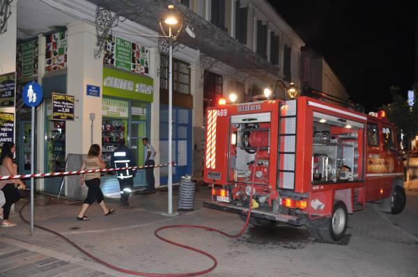 Πυρκαγιά σε κατάστημα στο κέντρο της Καλαμάτας