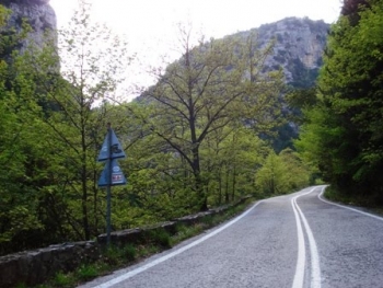 ΣΤΟ ΠΕΡΙΦΕΡΕΙΑΚΟ ΣΥΜΒΟΥΛΙΟ ΣΥΖΗΤΗΣΑΝ ΓΙΑ ΤΟ ΔΡΟΜΟ ΚΑΛΑΜΑΤΑ - ΣΠΑΡΤΗ Υποβάθμιση του οδικού δικτύου για την ανέγερση ξενώνα