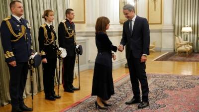 Στο Προεδρικό Μέγαρο η πολιτική και στρατιωτική ηγεσία για τις καθιερωμένες ευχές στην ΠτΔ