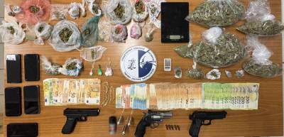 Ναρκωτικά και ρούχα "μαϊμού" διακινούσε εγκληματική ομάδα σε Αττική, Μεσσηνία και Κορινθία - 4 συλλήψεις