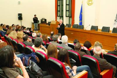 Μπένος από Καλαμάτα: "Ουσιαστικά αδιοίκητο το νεοελληνικό κράτος" (βίντεο)