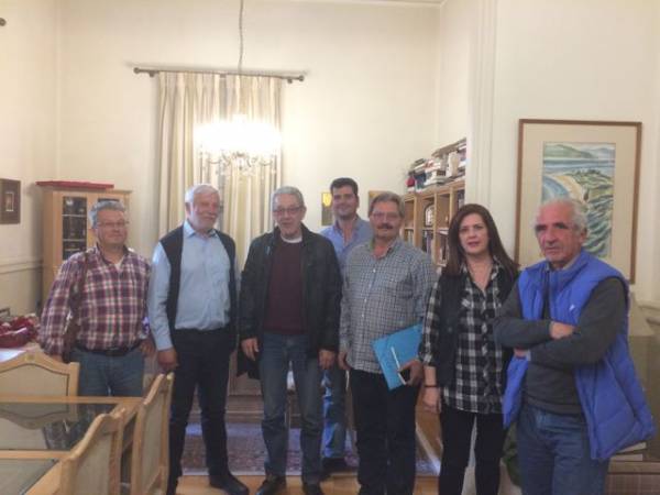 Μανιάτες στον Τατούλη για τους δασικούς χάρτες