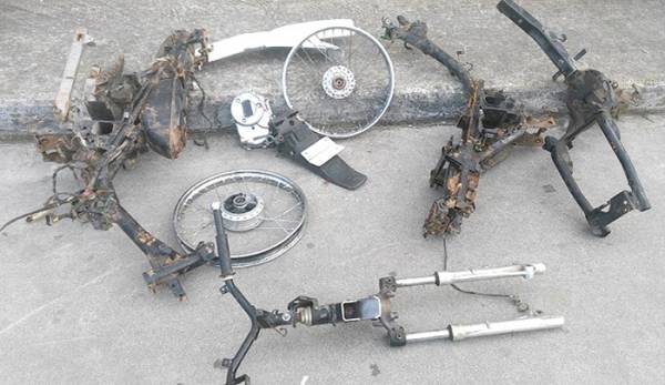 Ανήλικοι Καλαματιανοί έκλεβαν και… έκαιγαν μηχανάκια