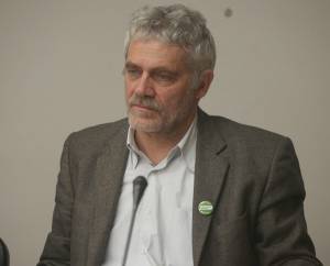 Τσιρώνης - Κατσίβελας: Δόμηση στις ακτές του Κυπαρισσιακού και διαχείριση σκουπιδιών