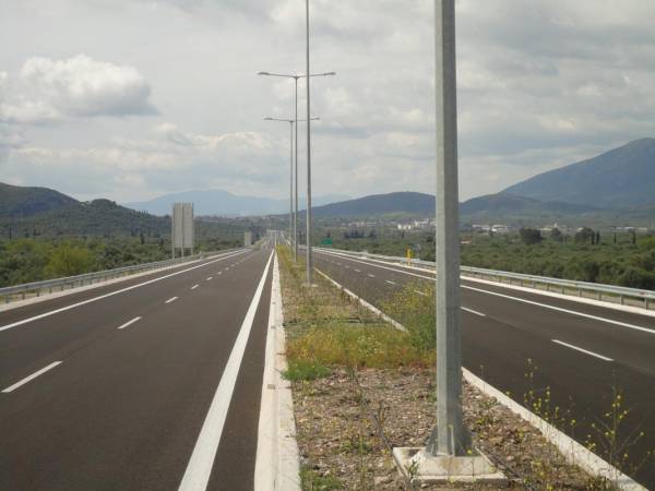 Τέλη Δεκεμβρίου στη Βουλή η νέα σύμβαση με “Μορέα”