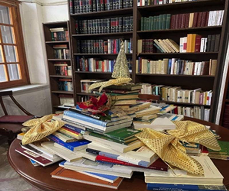 Δωρεά της Ακαδημίας Αθηνών στη Δανειστική Βιβλιοθήκη του Μανιατακείου