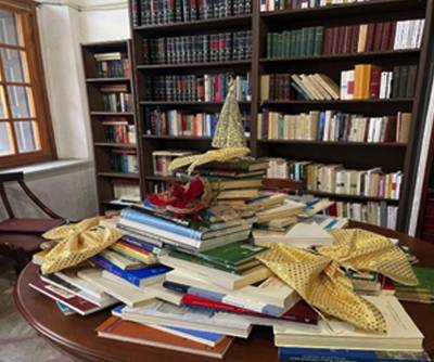 Δωρεά της Ακαδημίας Αθηνών στη Δανειστική Βιβλιοθήκη του Μανιατακείου