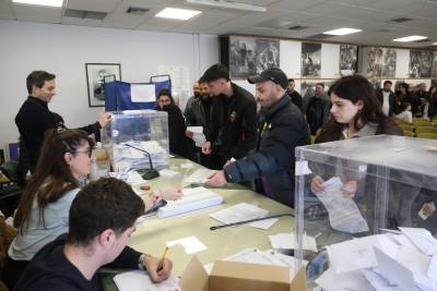 ΠΑΣΟΚ: Ανάσα η συμμετοχή 150.000 μελών στις εκλογές (βίντεο)