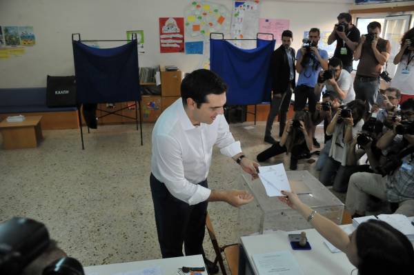 Τσίπρας: "Η αποφασιστικότητα του λαού νικάει την προπαγάνδα του φόβου"