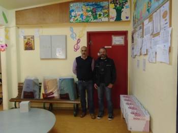 Προσφορά γραφικής ύλης στο Ειδικό Σχολείο Καλαμάτας