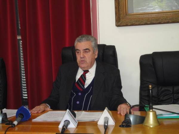 "Ποτέ την Κυριακή" δηλώνει ο Μπρεδήμας