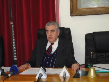 "Ποτέ την Κυριακή" δηλώνει ο Μπρεδήμας