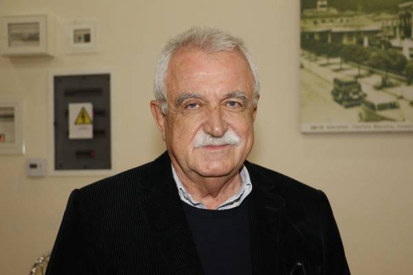 Ο Στάυρος Μπένος στην "Ε": “Λείπει το όνειρο από την Καλαμάτα”