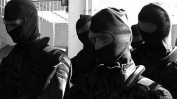 Κουκουλοφόροι ληστές τρομοκράτησαν το Γύθειο