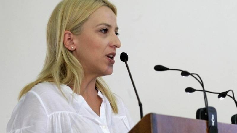 Ρένα Δούρου: Δεν είμαι "εξαφανισμένη" στα άσχημα και "παρούσα" στα εγκαίνια και τις κορδέλες