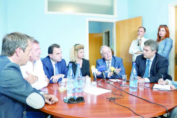 Η ΝΔ για την απουσία του Μεσσήνιου βουλευτή από τη χθεσινή περιοδεία: «Δεν υπάρχει πρόβλημα με τον Αντώνη Σαμαρά»