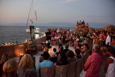 Λογοτεχνικό διήμερο στην Κορώνη από το βιβλιοπωλείο "Χαρτί &amp; μολύβι" (φωτογραφίες)