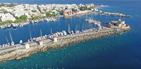 Η ανέγγιχτη από το χρόνο μεσαιωνική Πόλη της Ρόδου σε ένα μοναδικό βίντεο από ψηλά!