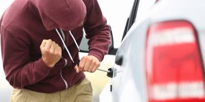 Απόπειρα διάρρηξης αυτοκινήτου στη Θουρία