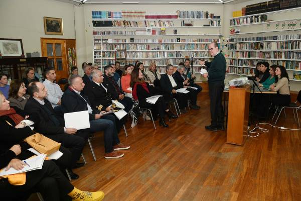 Τι δείχνουν τα στοιχεία έρευνας της Περιφέρειας Πελοποννήσου: Τουριστική ανάπτυξη μέσω του Αεροδρομίου Καλαμάτας