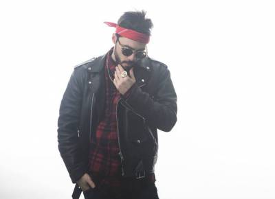 Ο Καλαματιανός ράπερ Slogan στην “Ε”: “Στόχος είναι να ανεβάζουμε με κάθε δουλειά τον πήχη”