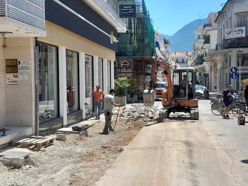 Καλαμάτα: Ξεκίνησε η ανάπλαση της οδού Κολοκοτρώνη
