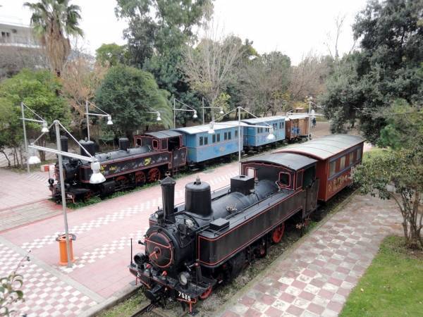 Καλαμάτα: Εντονη αντίδραση για τους... εθελοντές μαυροφορεμένους σεκιούριτι στο Πάρκο Σιδηροδρόμων