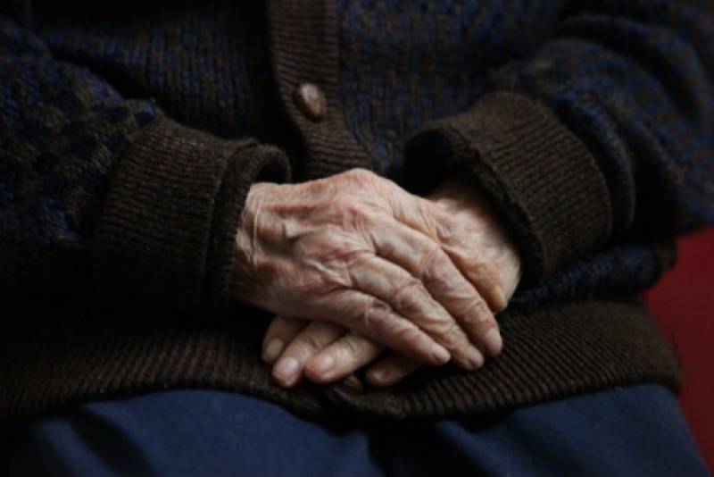 Αχαΐα: Προσποιήθηκε το γιατρό και άρπαξε από ηλικιωμένη 5.000 ευρώ (Βίντεο)